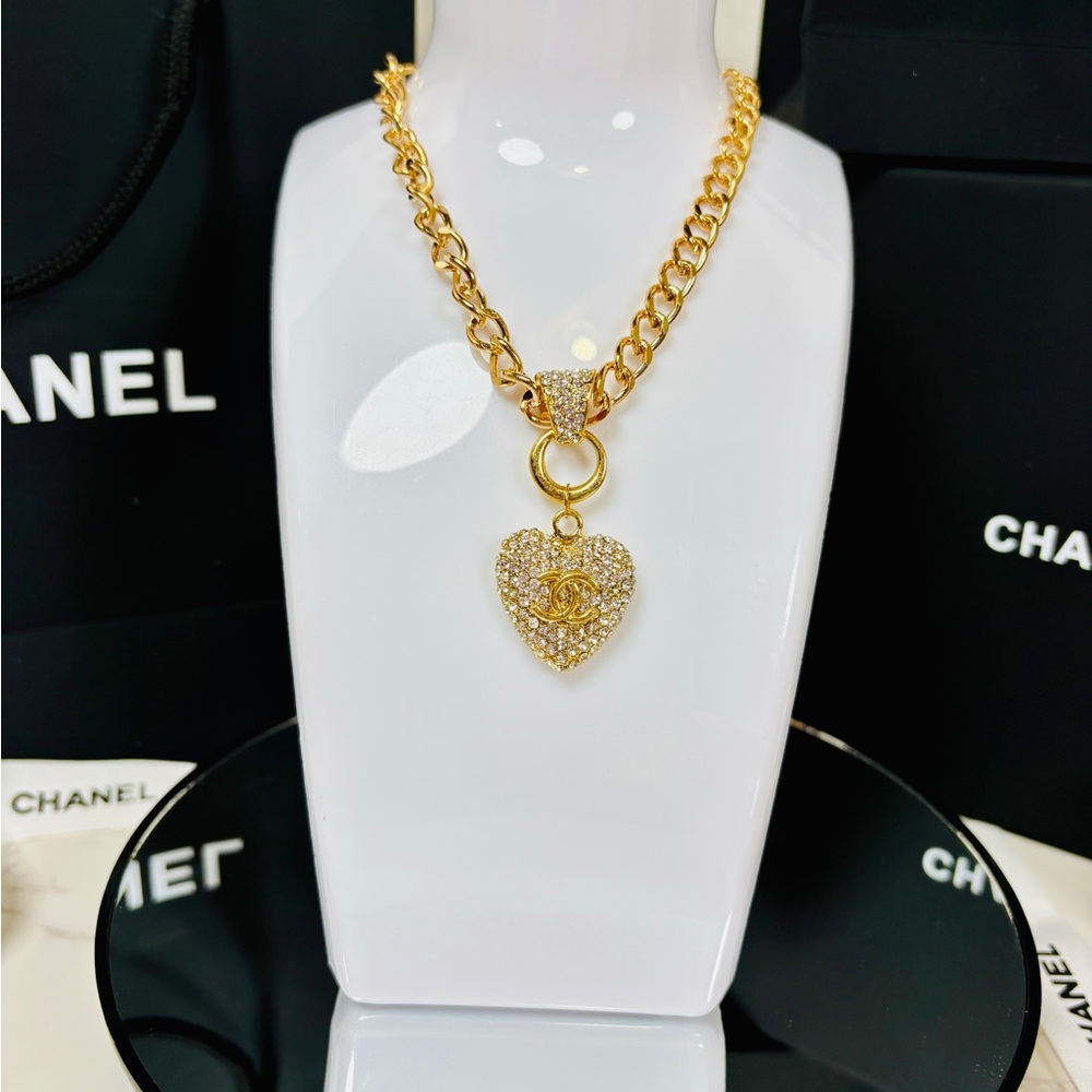 A-1FN-12: NECKLACE: Gold-Tone Heart Pendant w/Rhinestones, NWOT - Picture 4 of 11